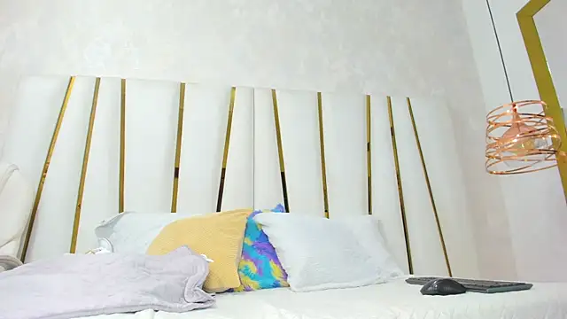 violet gray  online show from July 26, 11:17 am