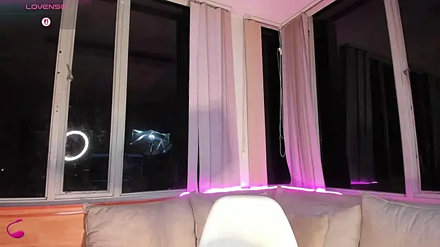 Little  Linda online show from September 24, 3:43 am