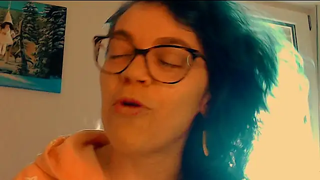 Snapshot of Ju-Hot chatting on March 2, 2:46 pm Ju-Hot online show from March 2, 2:46 pm