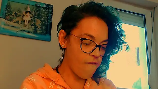 Snapshot of Ju-Hot chatting on March 11, 4:35 pm Ju-Hot online show from March 11, 4:35 pm