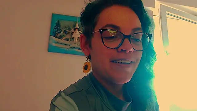 Snapshot of Ju-Hot chatting on March 22, 1:25 pm Ju-Hot online show from March 22, 1:25 pm