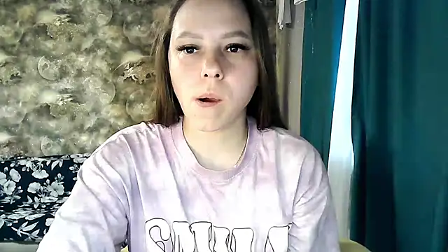 Snapshot of Misssweet_s chatting on June 1, 4:41 pm Misssweet s online show from June 1, 4:41 pm
