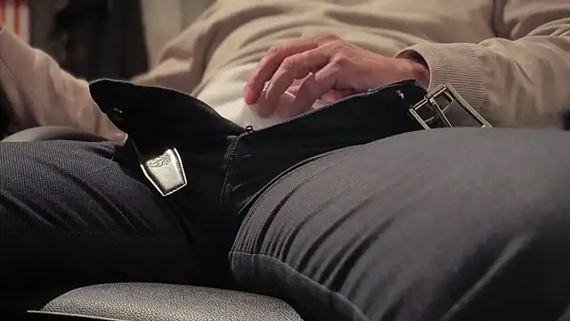 Snapshot of vincent1522 chatting on November 20, 7:57 pm vincent1522 online show from November 20, 7:57 pm