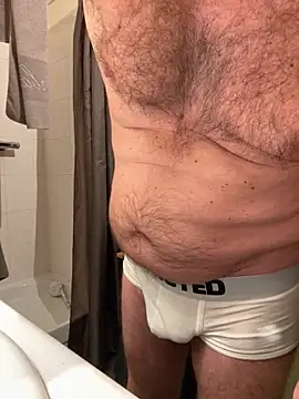 Snapshot of vincent1522 chatting on November 29, 8:17 am vincent1522 online show from November 29, 8:17 am