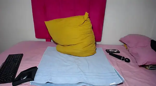 Snapshot of Mywife777 chatting on March 20, 7:47 am Mywife777 online show from March 20, 7:47 am