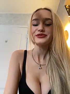 KristinaDane online show from February 4, 9:38 am