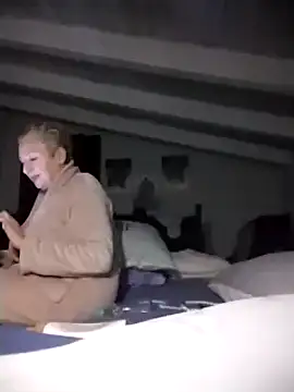 divinaerotica online show from December 4, 7:11 pm