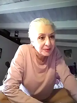 Snapshot of divinaerotica chatting on February 16, 1:51 pm divinaerotica online show from February 16, 1:51 pm
