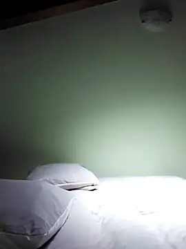 Snapshot of divinaerotica chatting on June 3, 11:35 am divinaerotica online show from June 3, 11:35 am