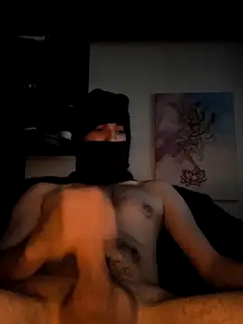 Snapshot of YounGboy212 chatting on February 4, 8:35 am YounGboy212 online show from February 4, 8:35 am