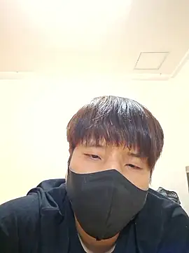 Tyyyggjju online show from October 28, 12:52 pm