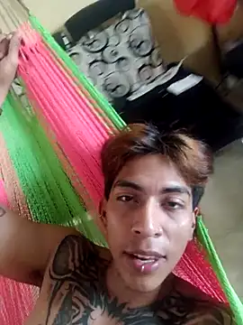 Snapshot of KasuHongoz chatting on March 3, 1:53 am KasuHongoz online show from March 3, 1:53 am