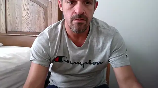 Snapshot of Troyt87 chatting on October 21, 3:13 pm Troyt87 online show from October 21, 3:13 pm