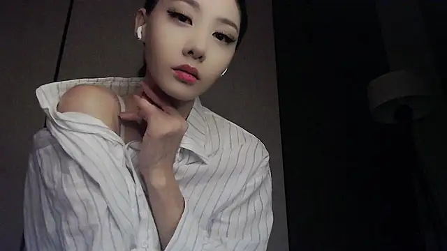 Fudzik0 online show from February 18, 3:35 am