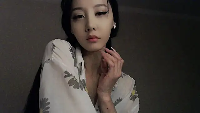 Fudzik0 online show from June 26, 5:23 am