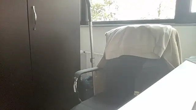 Snapshot of bullyboyy chatting on November 13, 2:49 pm bullyboyy online show from November 13, 2:49 pm