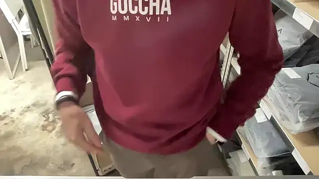 Snapshot of bullyboyy chatting on November 25, 7:36 pm bullyboyy online show from November 25, 7:36 pm