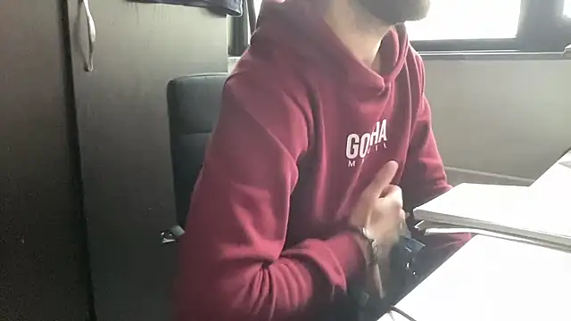 Snapshot of bullyboyy chatting on December 1, 2:00 pm bullyboyy online show from December 1, 2:00 pm