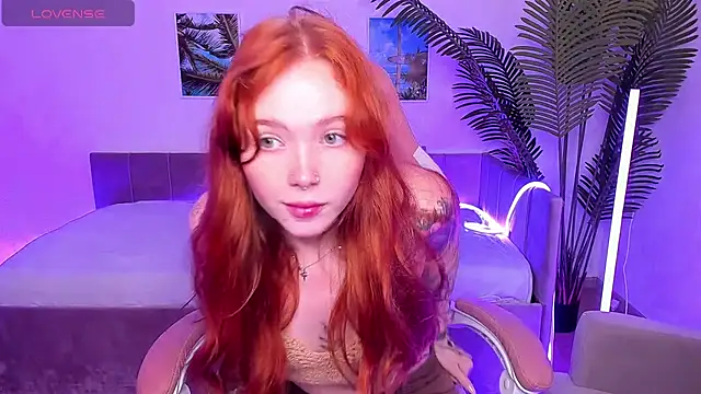 Snapshot of Maya_Light chatting on September 27, 1:43 am Maya Light online show from September 27, 1:43 am