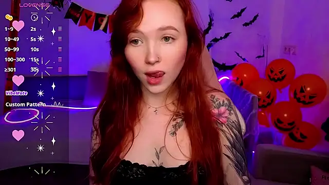 Snapshot of Maya_Light chatting on November 8, 9:09 am Maya Light online show from November 8, 9:09 am