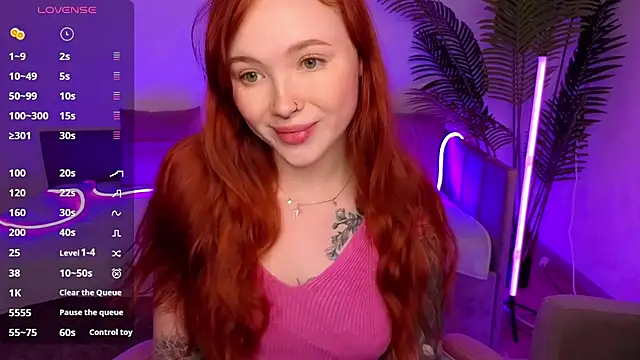 Snapshot of Maya_Light chatting on November 15, 8:33 am Maya Light online show from November 15, 8:33 am