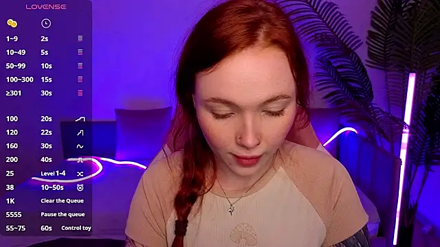 Snapshot of Maya_Light chatting on November 18, 8:19 am Maya Light online show from November 18, 8:19 am