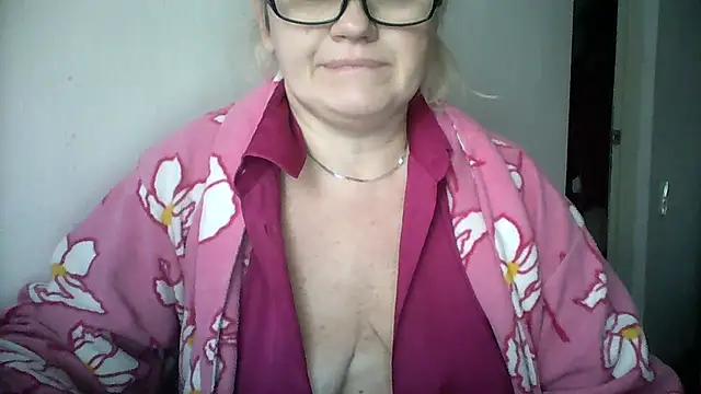 Snapshot of Mayya4321 chatting on November 23, 8:03 am Mayya4321 online show from November 23, 8:03 am