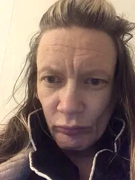 Snapshot of blondey206 chatting on March 11, 3:12 am blondey206 online show from March 11, 3:12 am