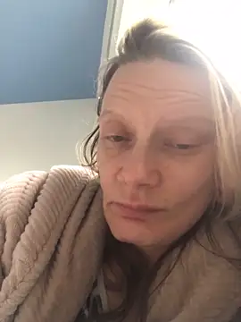 Snapshot of blondey206 chatting on March 24, 2:11 pm blondey206 online show from March 24, 2:11 pm