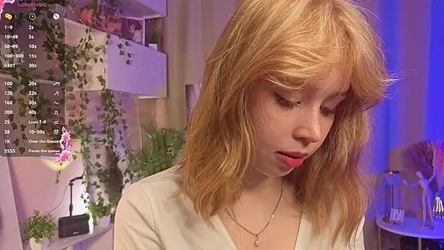 Snapshot of DarylBody chatting on November 23, 7:13 pm DarylBody online show from November 23, 7:13 pm