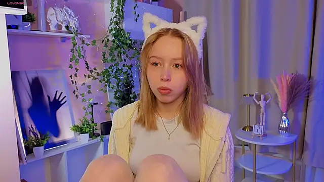 Snapshot of DarylBody chatting on December 3, 8:07 pm DarylBody online show from December 3, 8:07 pm