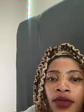 Snapshot of ZinaFreak chatting on February 23, 1:21 pm ZinaFreak online show from February 23, 1:21 pm