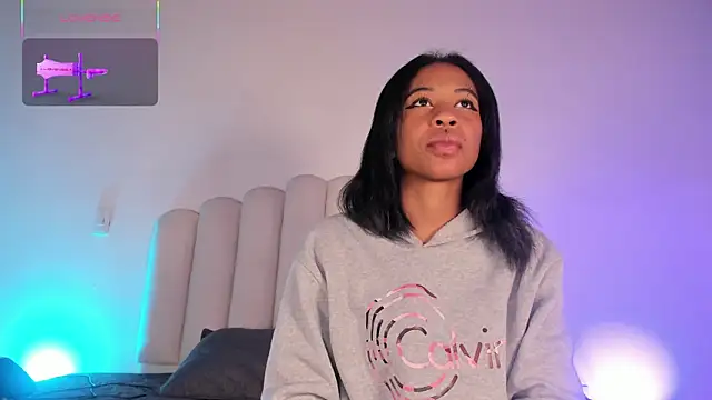 Zaira Rose  online show from November 5, 1:00 pm