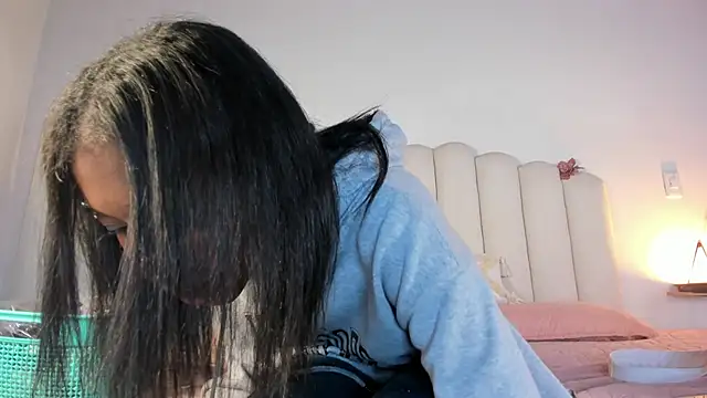 Zaira Rose  online show from January 19, 2:10 pm