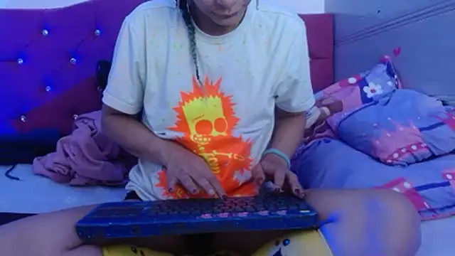 Snapshot of Ariasmithog chatting on March 24, 12:48 am Ariasmithog online show from March 24, 12:48 am