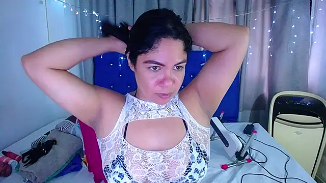 Snapshot of hornny_cougar chatting on March 13, 8:04 pm hornny cougar online show from March 13, 8:04 pm