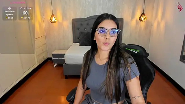 Hadley  online show from February 25, 3:31 am