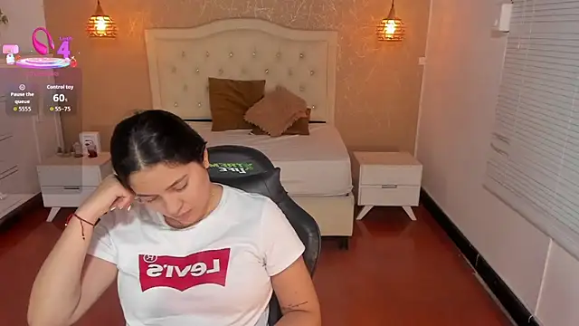 Hadley  online show from December 16, 3:11 am