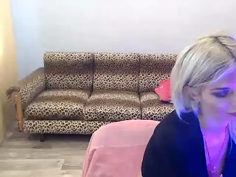 SexyBeatriice online show from November 6, 7:20 am