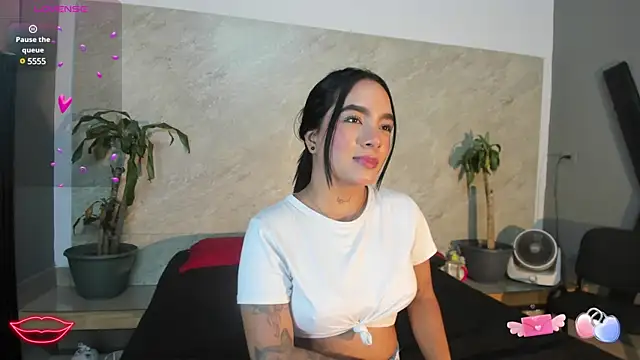 Estefy gomez09 online show from February 6, 8:13 pm