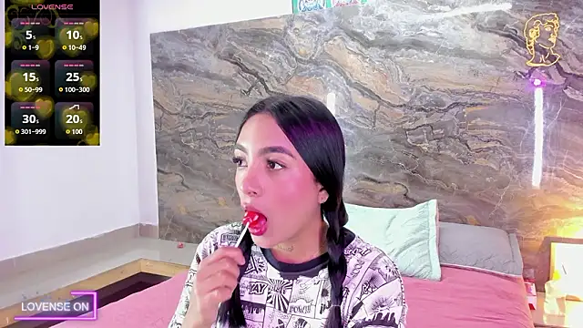 Snapshot of Estefy_gomez09 chatting on March 10, 12:43 pm Estefy gomez09 online show from March 10, 12:43 pm
