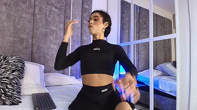 Snapshot of AliDiaz_ chatting on March 3, 4:24 pm AliDiaz online show from March 3, 4:24 pm