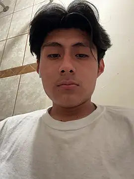 Snapshot of Etwin_vaz chatting on March 29, 1:49 am Etwin vaz online show from March 29, 1:49 am