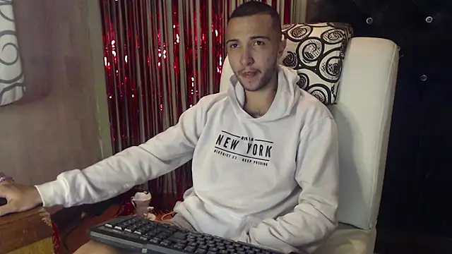 FemToMale online show from February 14, 7:38 am