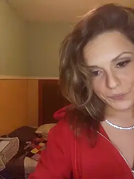 Snapshot of RhyleeRaine chatting on February 4, 12:29 am RhyleeRaine online show from February 4, 12:29 am