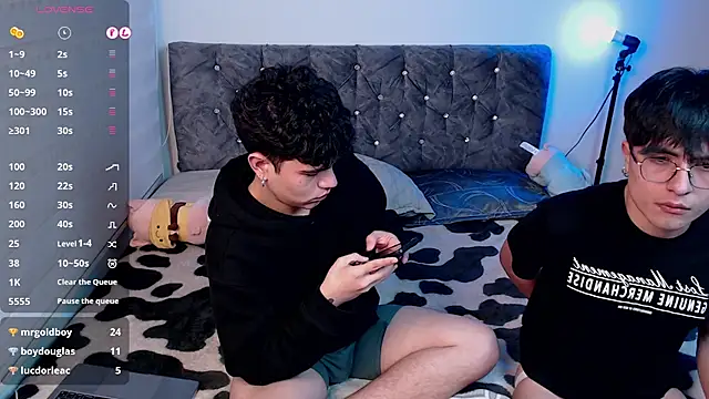 stiven and ale online show from February 18, 10:49 am