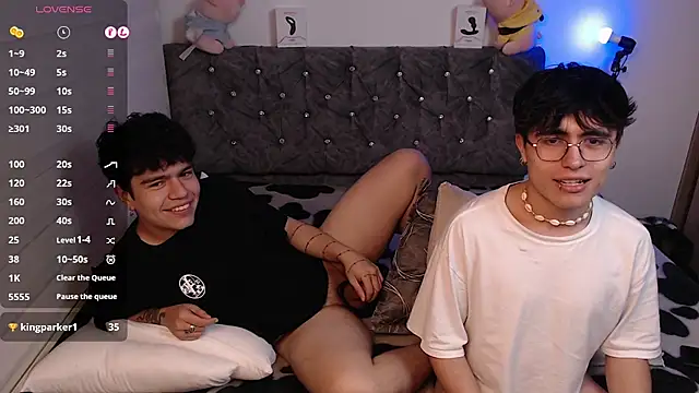 stiven and ale online show from March 12, 8:41 am