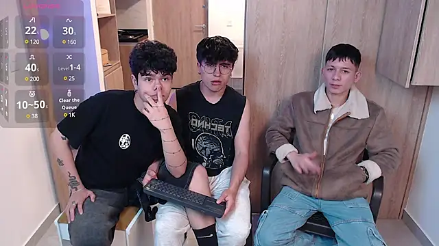 stiven and ale online show from March 17, 3:47 am