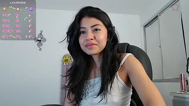 Snapshot of ellajonz chatting on August 5, 4:04 am ellajonz online show from August 5, 4:04 am