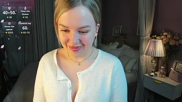 Snapshot of Nikki_Kai chatting on November 17, 12:27 am Nikki Kai online show from November 17, 12:27 am